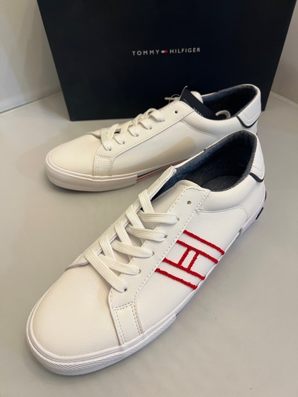 Tommy Hilfiger White Leather Low-Top Sneakers with Red H Detail. Size 11. NIB
